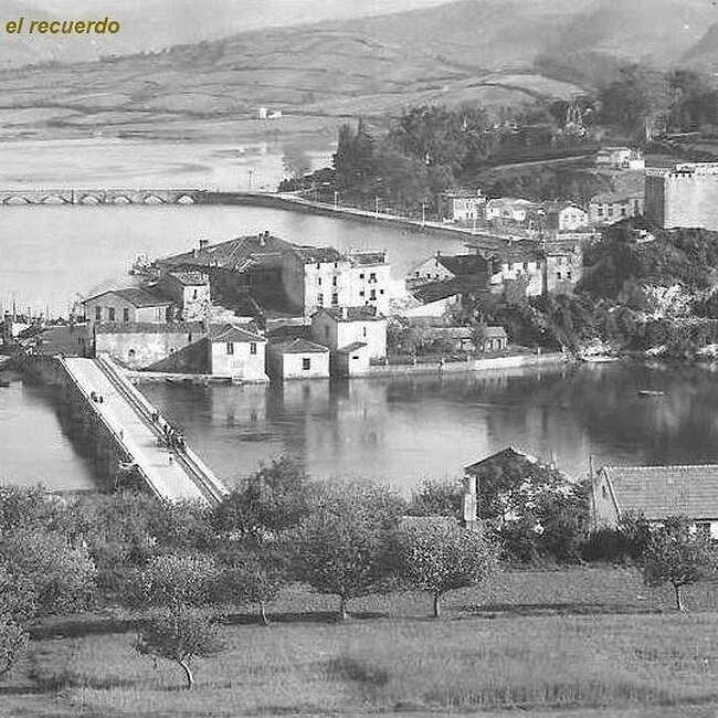 Foto antigua de San Vicente de la Barquera