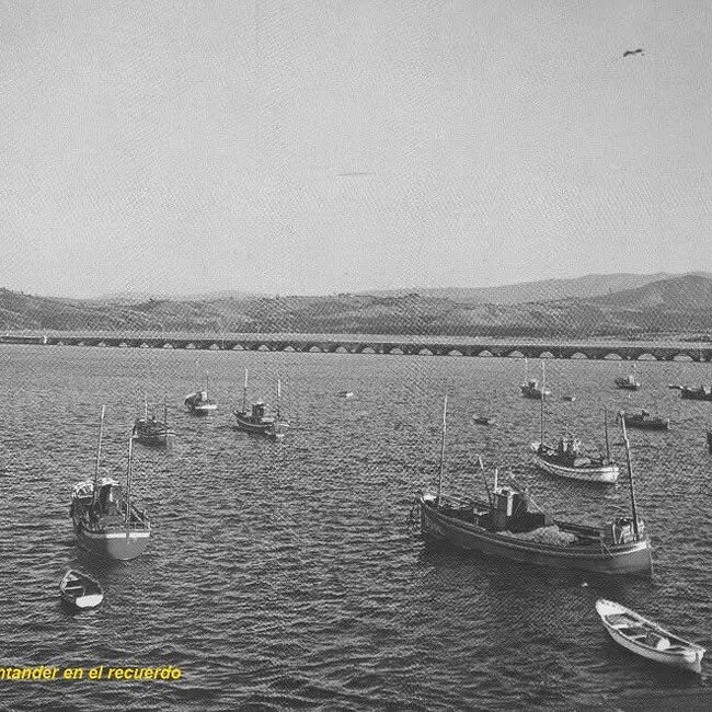 Foto antigua de San Vicente de la Barquera