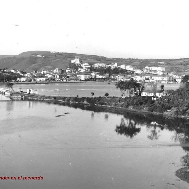 Foto antigua de San Vicente de la Barquera