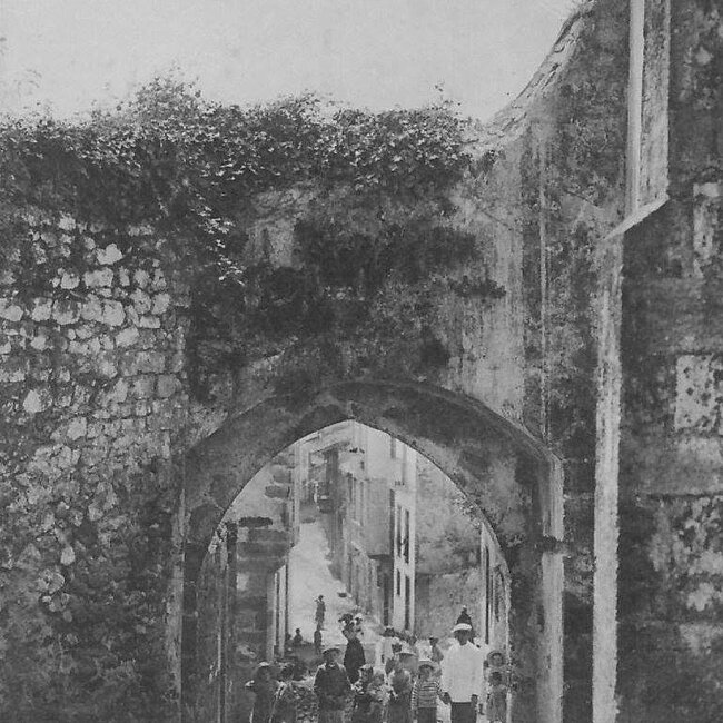 Foto antigua de San Vicente de la Barquera