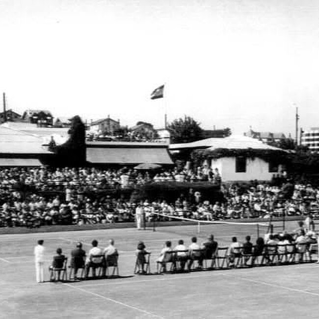 Foto antigua del Real Club de Tenis de la Magdalena