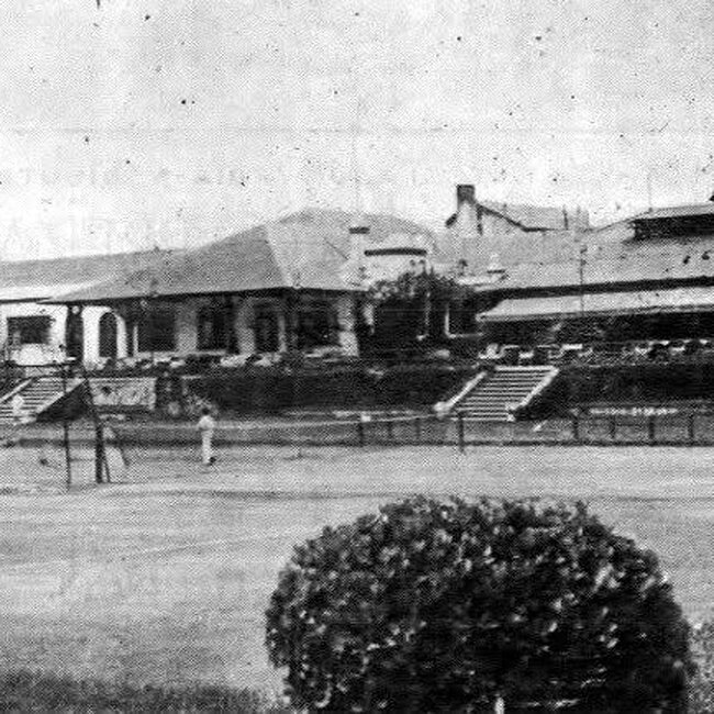 Foto antigua del Real Club de Tenis de la Magdalena