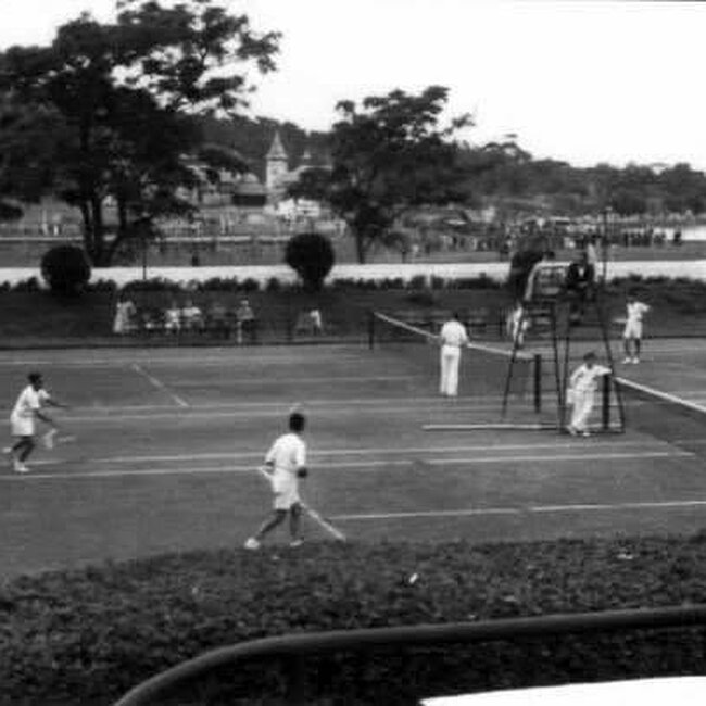 Foto antigua del Real Club de Tenis de la Magdalena