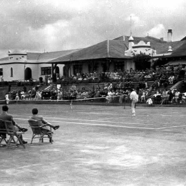 Foto antigua del Real Club de Tenis de la Magdalena