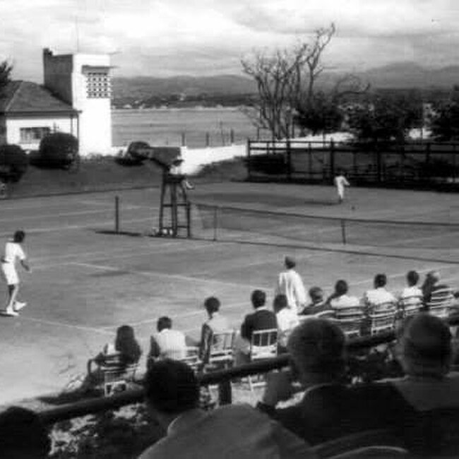 Foto antigua del Real Club de Tenis de la Magdalena