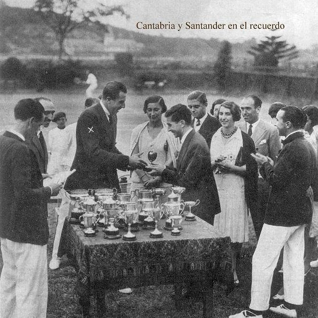 Foto antigua del Real Club de Tenis de la Magdalena