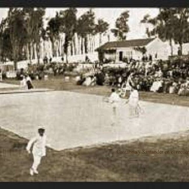 Foto antigua del Real Club de Tenis de la Magdalena