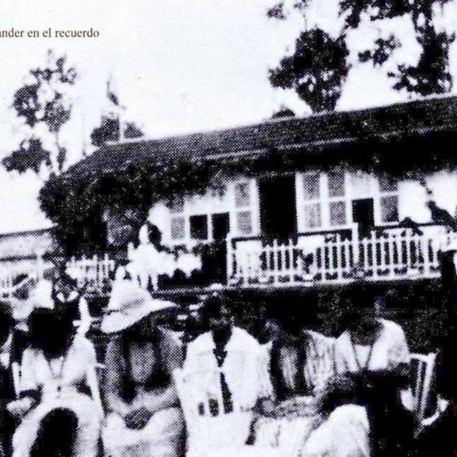 Foto antigua del Real Club de Tenis de la Magdalena