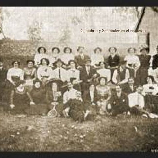 Foto antigua del Real Club de Tenis de la Magdalena
