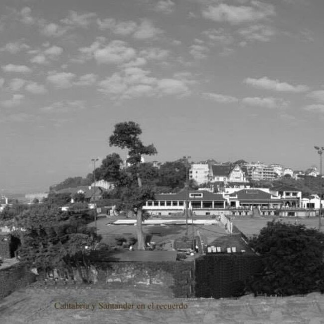 Foto antigua del Real Club de Tenis de la Magdalena