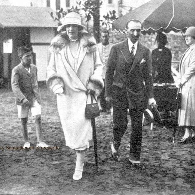 Foto antigua del Real Club de Tenis de la Magdalena