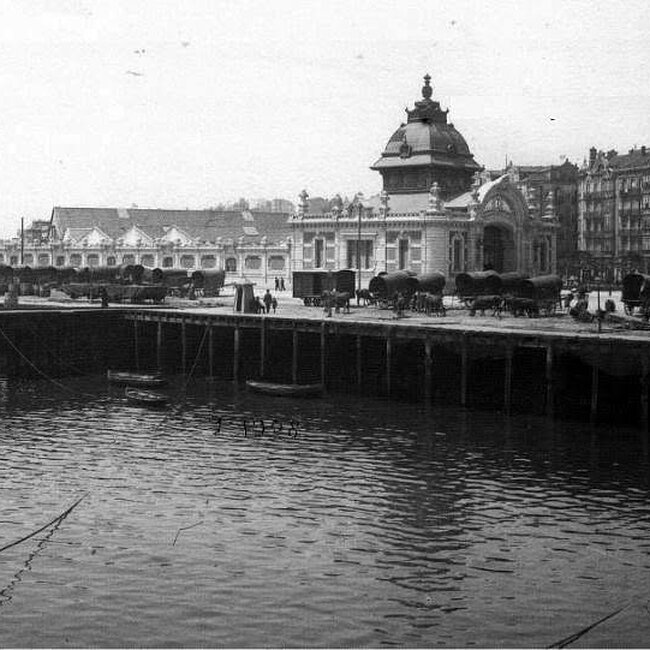 Estación de la Costa vista desde el mar