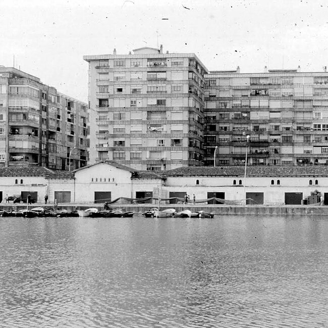 Foto antigua de las calles Castilla y Marqués de la Hermida