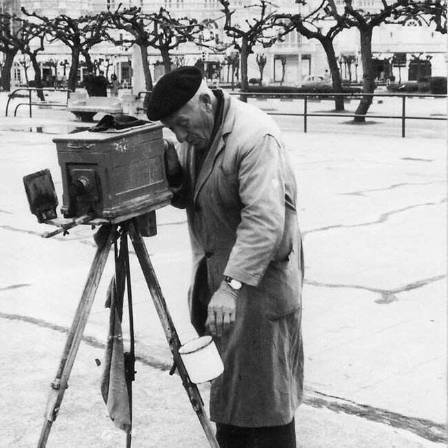 Foto antigua de los fotógrafos minuteros