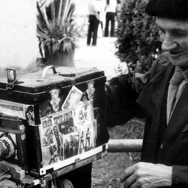 Foto antigua de los fotógrafos minuteros