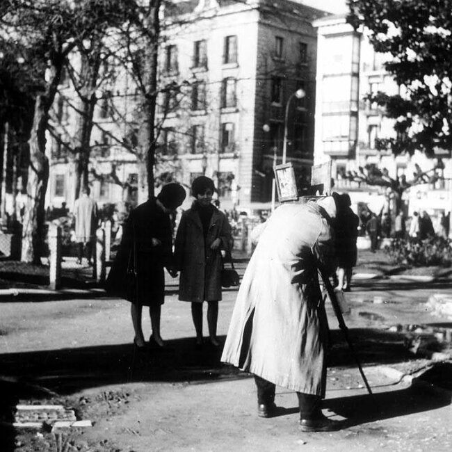 Foto antigua de los fotógrafos minuteros
