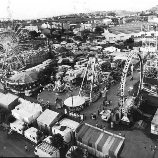 Foto antigua de las ferias de Santiago (9).jpg