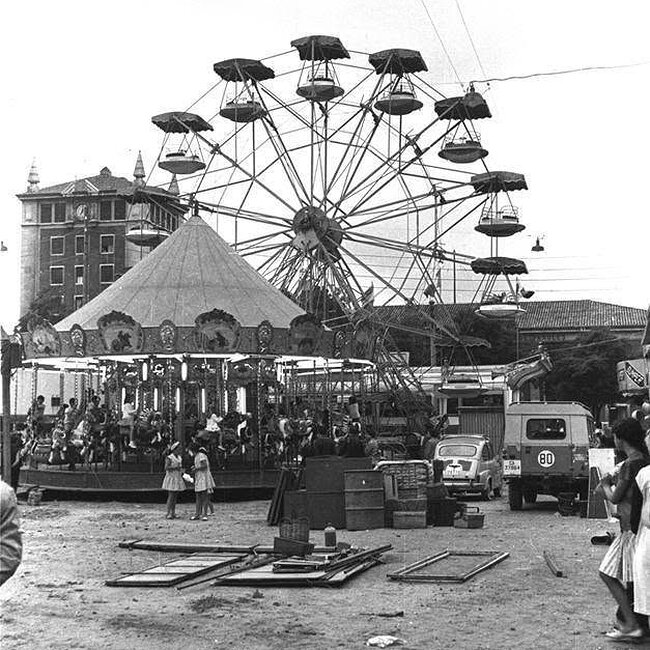 Foto antigua de las ferias de Santiago (11).jpg