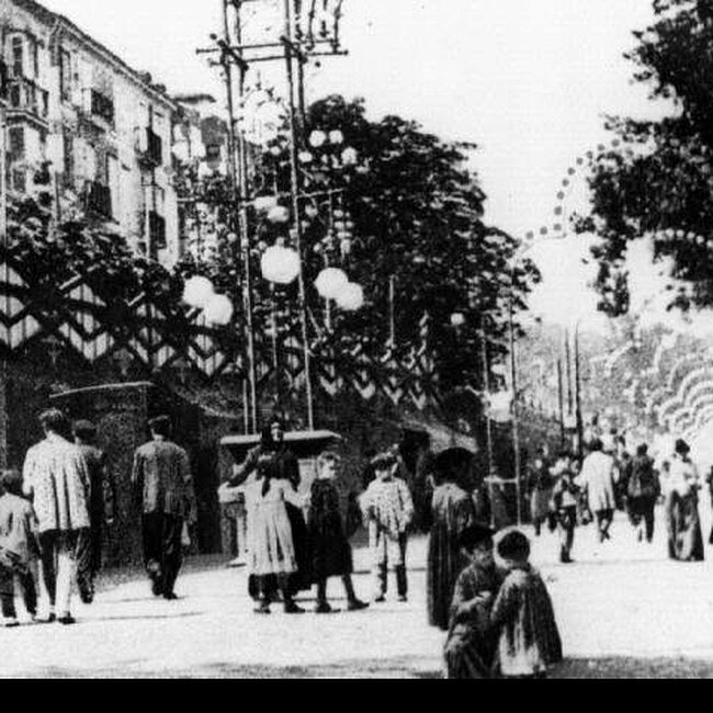 Foto antigua de las ferias de Santiago (14).jpg