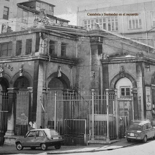 Foto antigua del Mercado de Puertochico (Almotacenia) (10).jpg