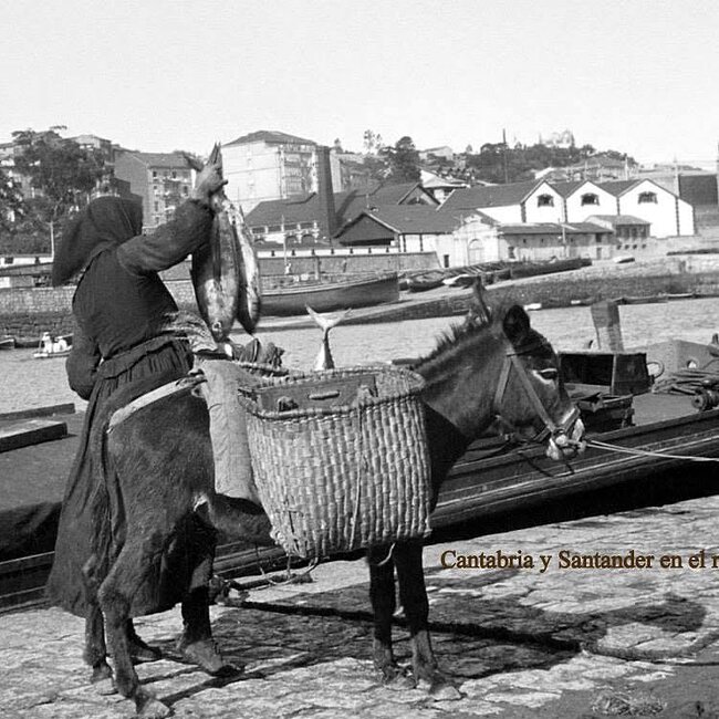 Foto antigua del Mercado de Puertochico (Almotacenia) (22).jpg