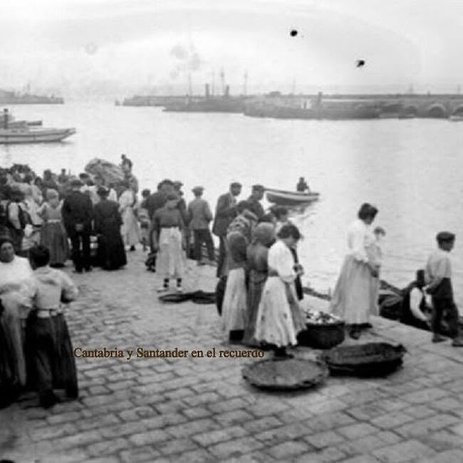 Foto antigua del Mercado de Puertochico (Almotacenia) (26).jpg
