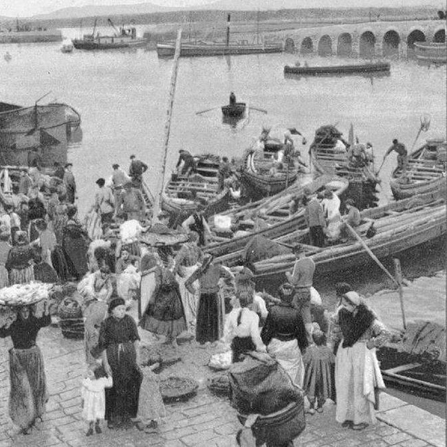 Foto antigua del Mercado de Puertochico (Almotacenia) (36).jpg