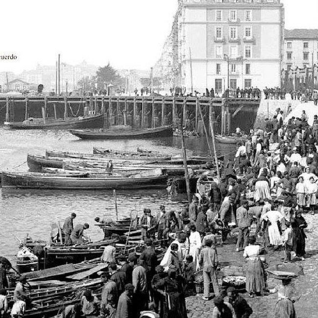 Foto antigua del Mercado de Puertochico (Almotacenia) (39).jpg