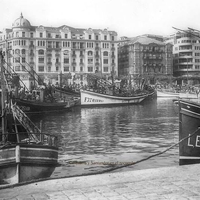 Foto antigua del Mercado de Puertochico (Almotacenia) (75).jpg