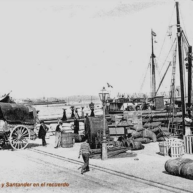 Foto antigua del Muelle de Maura (14).jpg