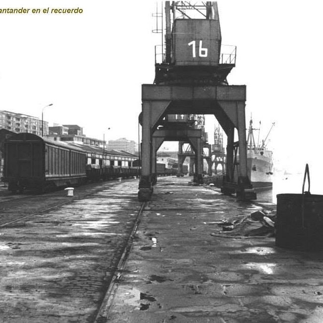Foto antigua del Muelle de Maura (15).jpg