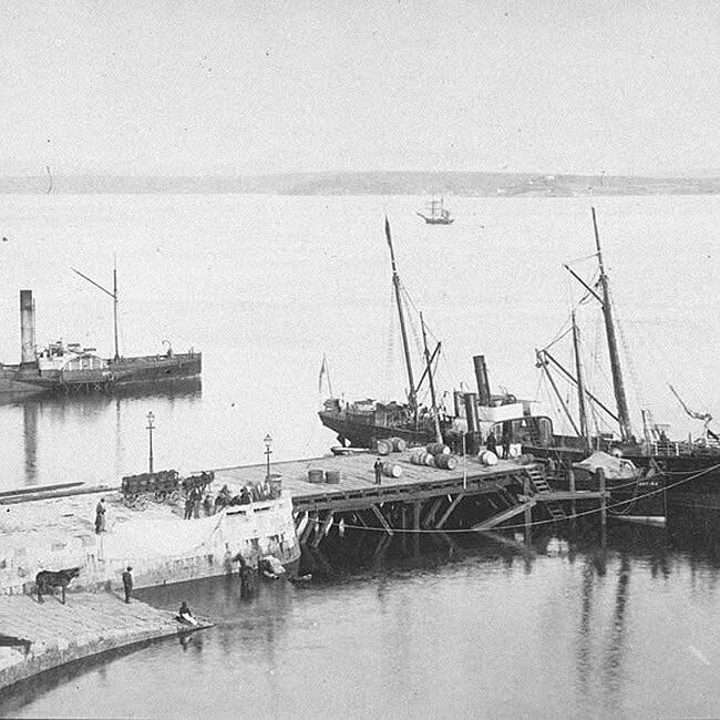 Foto antigua de la Dársena Ribera (2).jpg