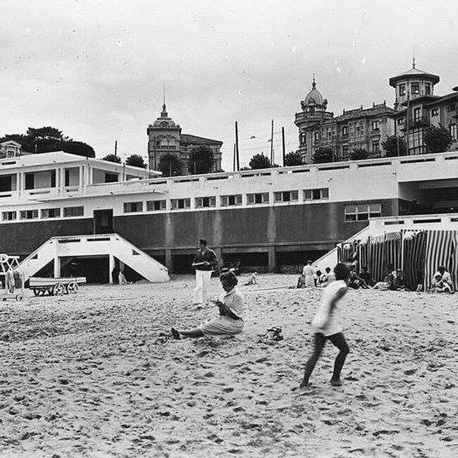 Foto antigua de la Playa de la Concha (1).jpg