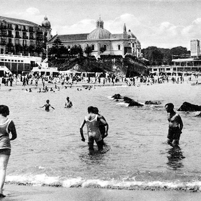 Foto antigua de la Playa de la Concha (6).jpg