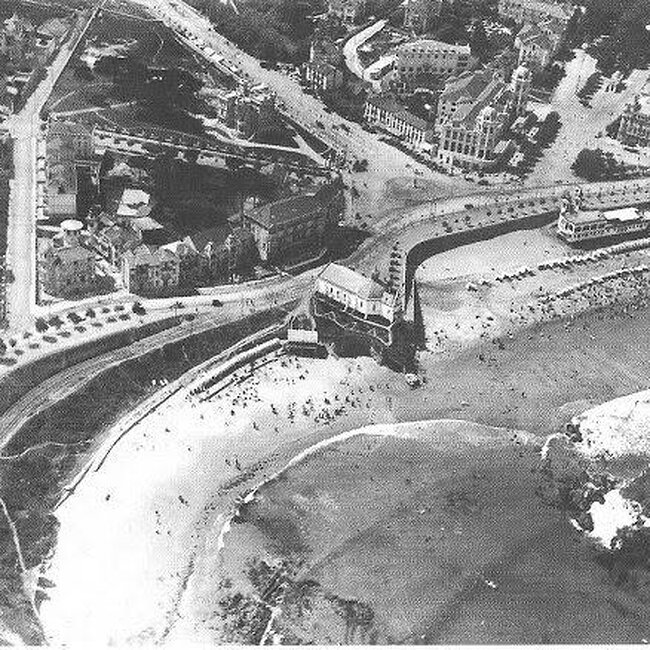 Foto antigua de la Playa de la Concha (8).jpg