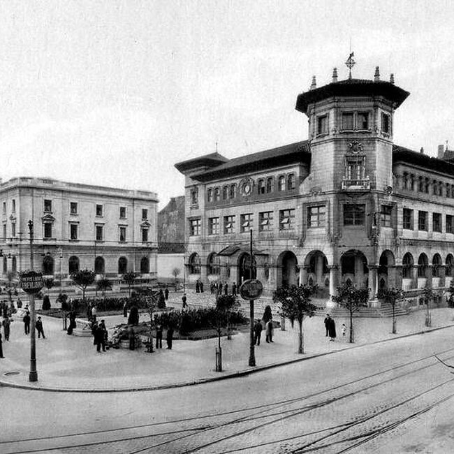 Foto antigua de la Plaza de las Farolas (11).jpg