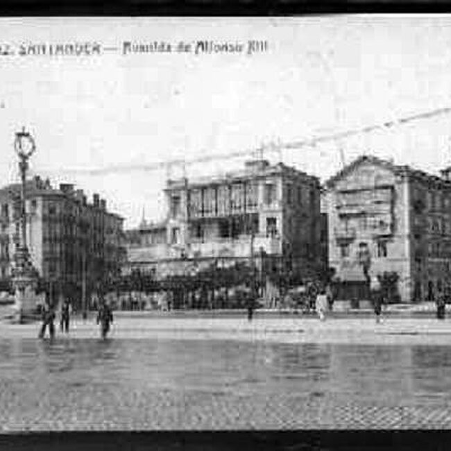 Foto antigua de la Plaza de las Farolas (17).jpg