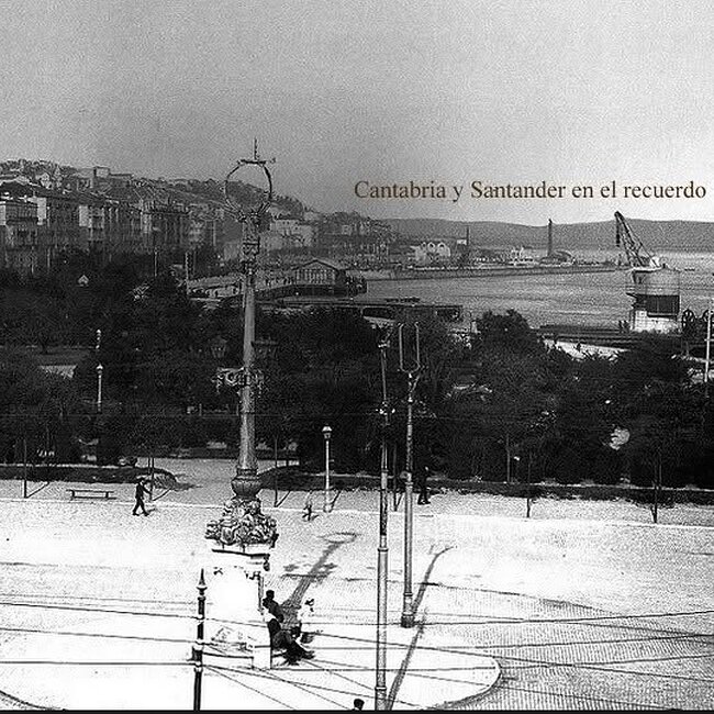 Foto antigua de la Plaza de las Farolas (20).jpg