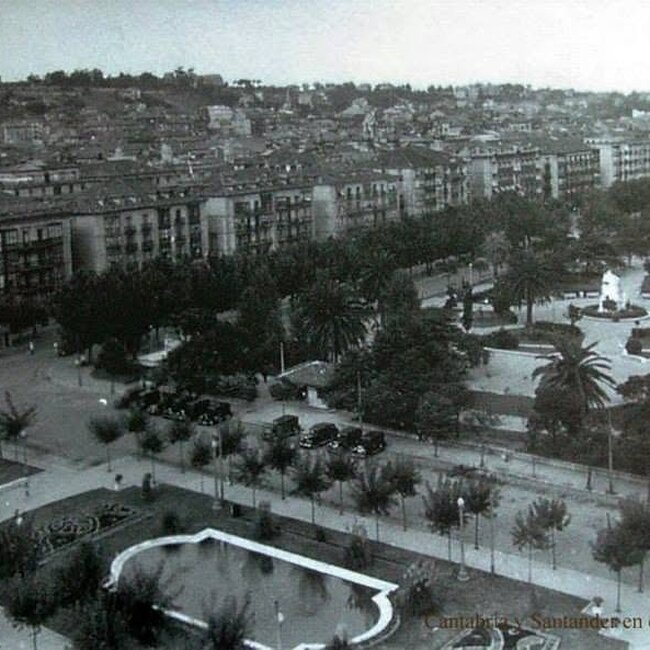 Foto antigua de la Plaza de las Farolas (23).jpg
