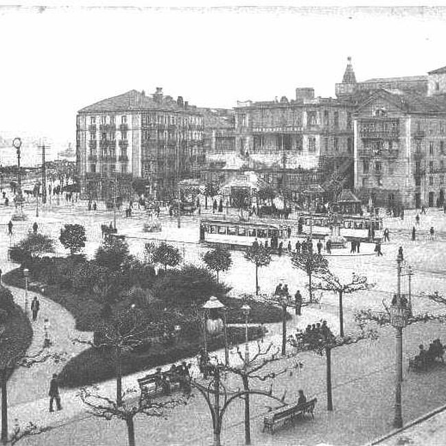 Foto antigua de la Plaza de las Farolas (27).jpg