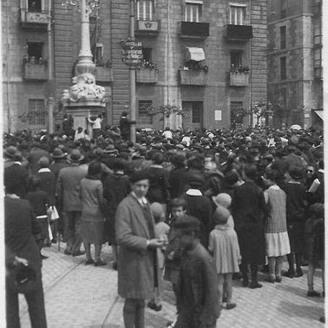 Foto antigua de la Plaza de las Farolas (34).jpg