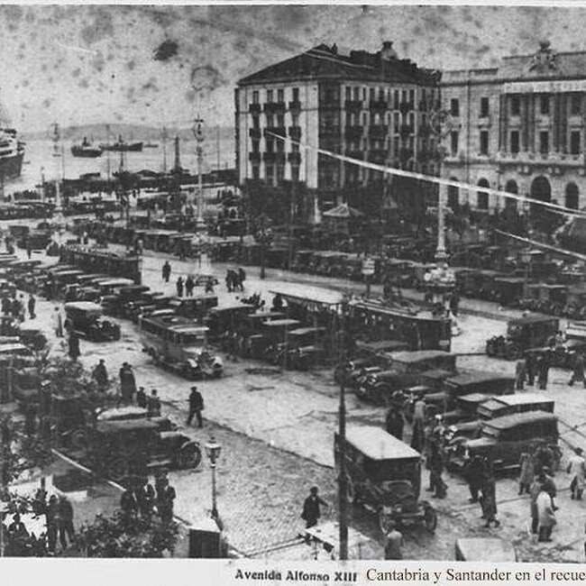 Foto antigua de la Plaza de las Farolas (37).jpg