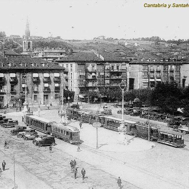 Foto antigua de la Plaza de las Farolas (41).jpg