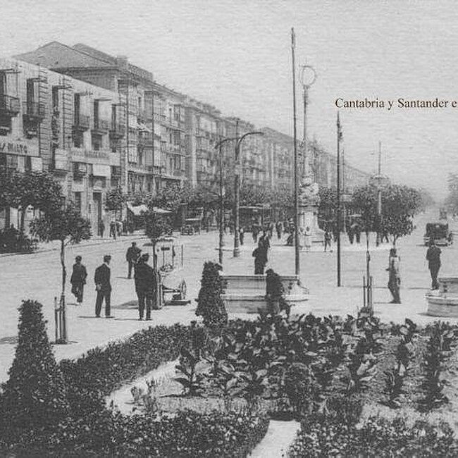 Foto antigua de la Plaza de las Farolas (43).jpg