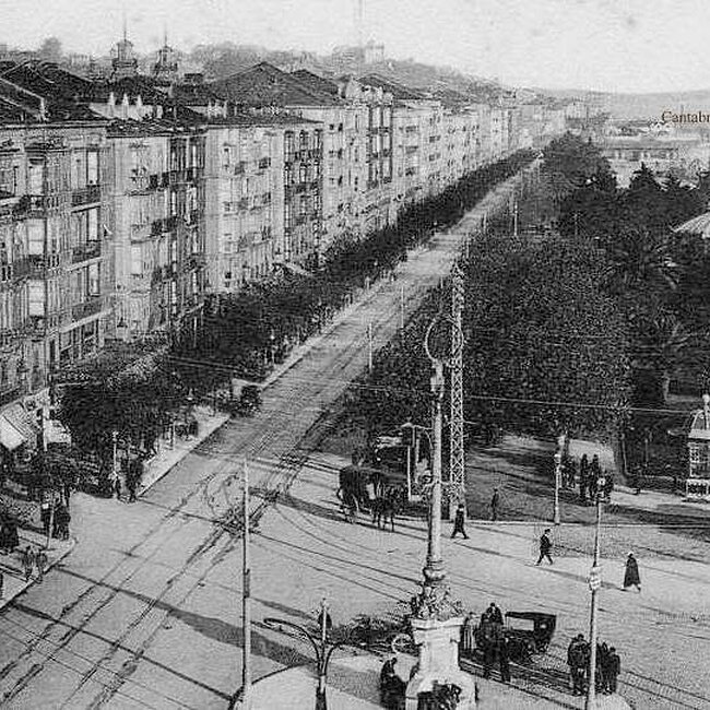 Foto antigua de la Plaza de las Farolas (52).jpg