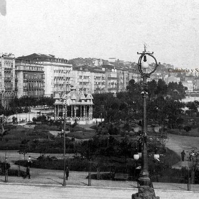 Foto antigua de la Plaza de las Farolas (53).jpg