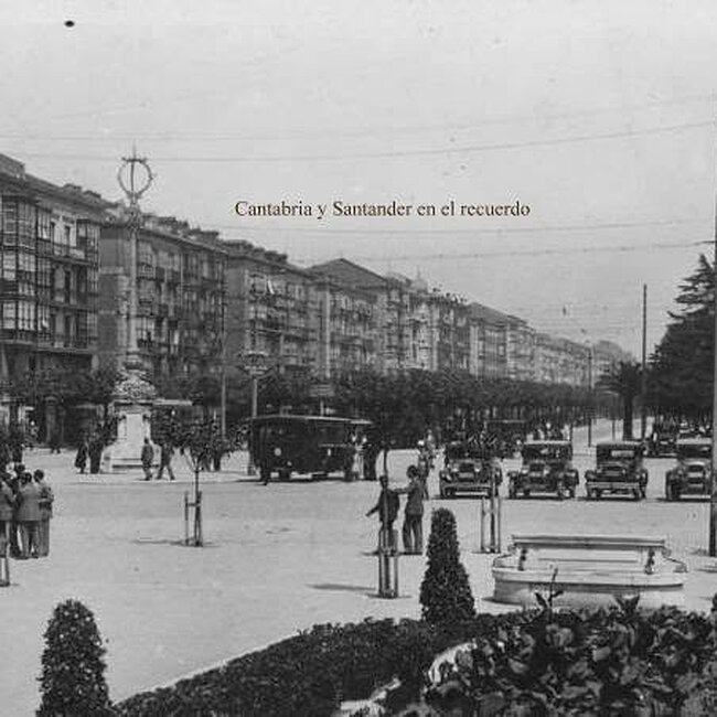 Foto antigua de la Plaza de las Farolas (56).jpg
