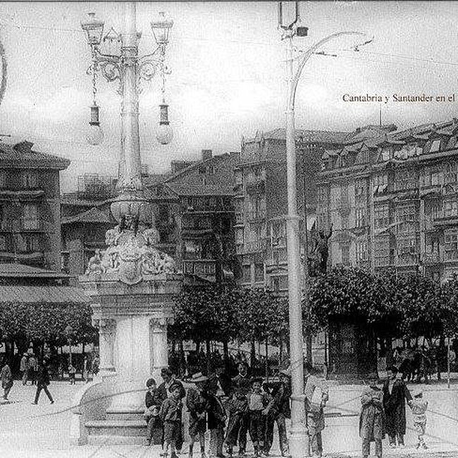 Foto antigua de la Plaza de las Farolas (60).jpg