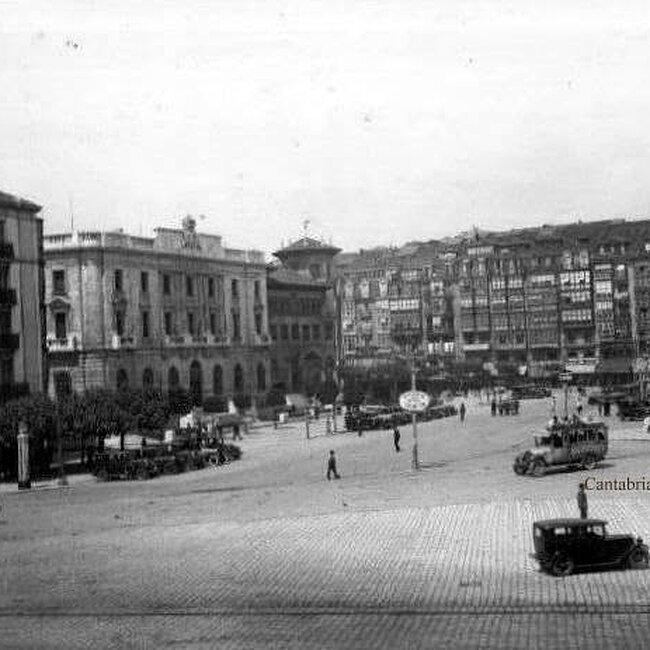 Foto antigua de la Plaza de las Farolas (62).jpg