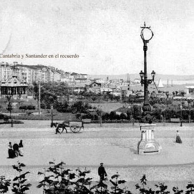 Foto antigua de la Plaza de las Farolas (63).jpg
